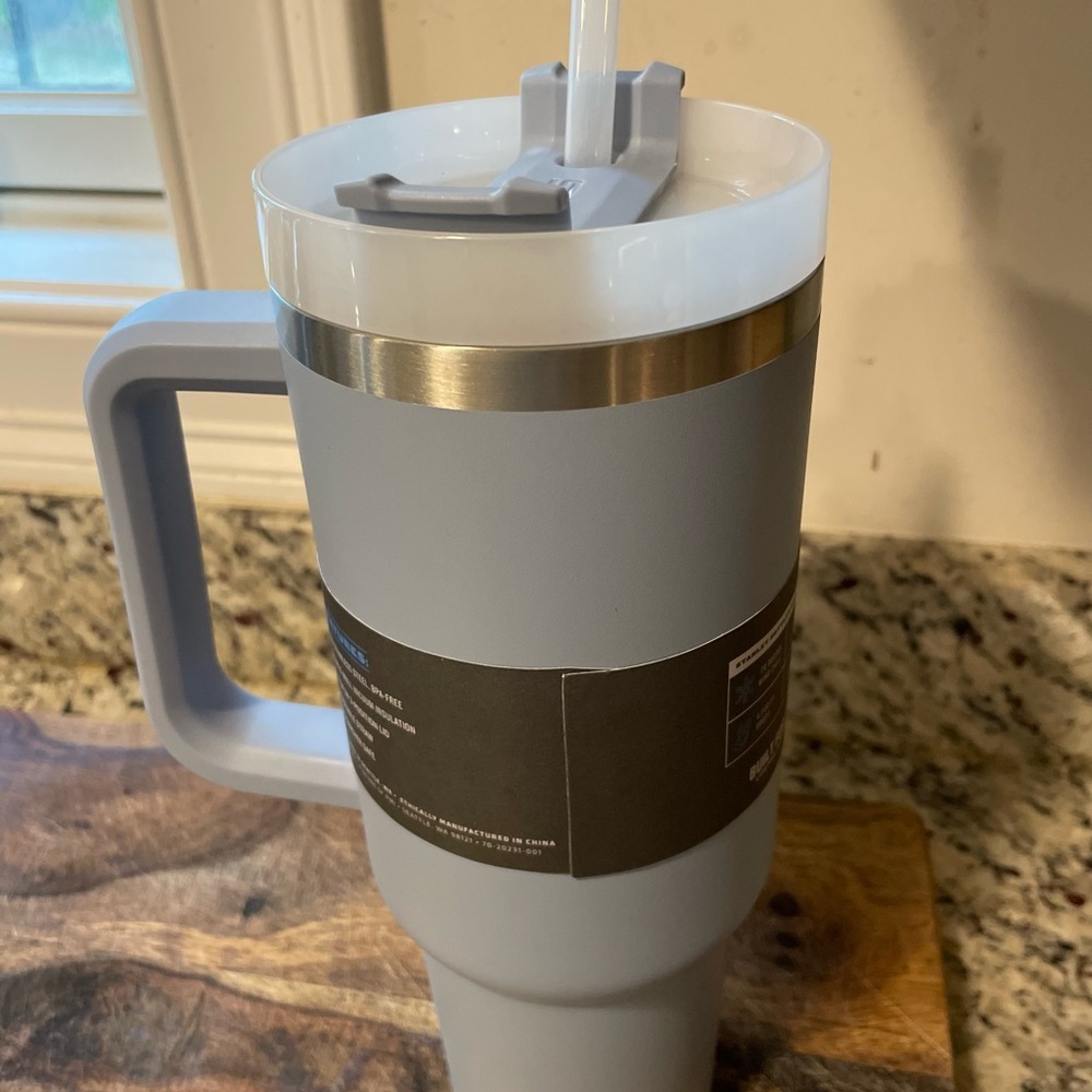 Stanley 40 oz thirst quencher NEW